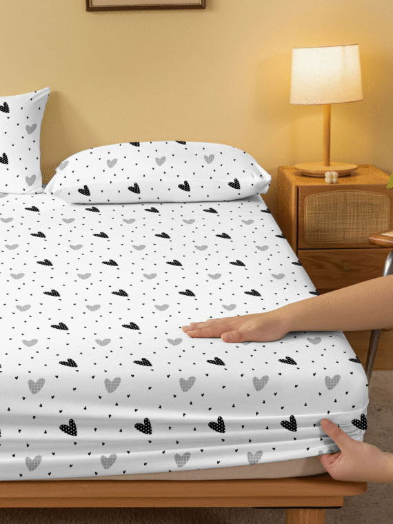 1pc Fashionable Minimalist Style Heart Printed Brushed Fitted Sheet Cover Dustproof Bedding For Dormitory Bedroom Home Textile